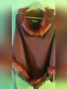 NWT Bliss Red Knit Sweater Cape With Faux Fur And Tassels with Branded Tag